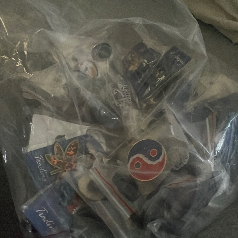 Lot of 10 relix original grateful dead pins mystery packs
